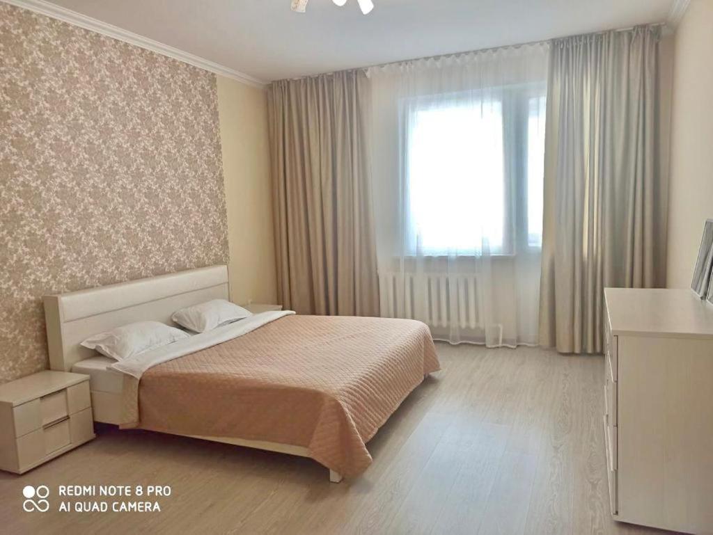 Апартаменты В Центре Левого Берега Astana Luaran gambar